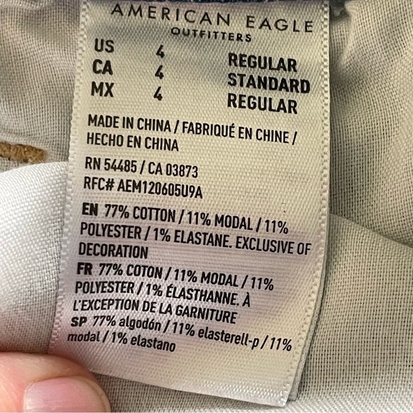 American Eagle High Rise Destroyed Mom Jeans – Size 4 - Picture 6 of 10